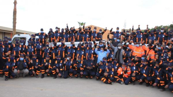 عامل إقليم بركان يعطي الانطلاقة لمشروع ضخم لجمع النفايات وتنظيف الأزقة