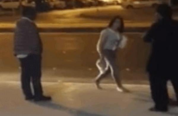 شاهد بالفيديو .. فتاة مغربية دايرة الشوهة في شوارع أبو ظبي