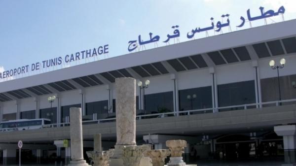 طيار طلب من المسافرين دفع ثمن الوقود !!!