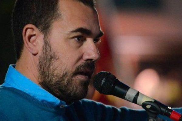 "الزفزافي" يثير غضب شيوخ السلفية بسبب اسم "إكسيل" و "الكتاني" يصفه بـ"العار"