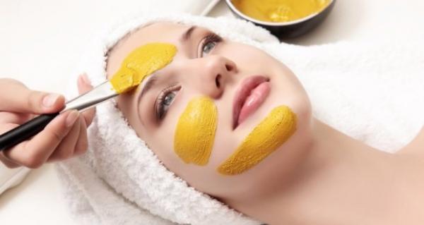 قناع طبيعي لبشرة مشرقة