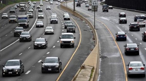 يطلق النار على النساء خلال قيادتهن للسيارات لهذا السبب