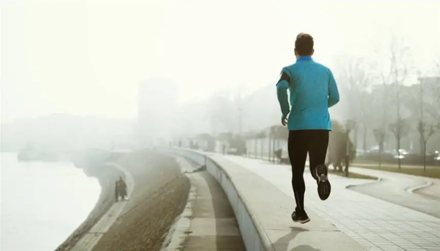 الهواء الملوث يحدّ من فوائد الرياضة... دراسة عالمية تكشف التأثير الصامت