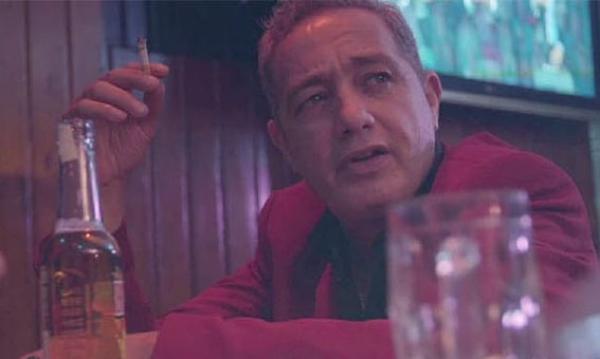 "رفيق بوبكر" يعود إلى رشده وينشر فيديو يعتذر فيه من سكان سيدي قاسم والخنيشات الذين سبهم بكلمات بذيئة