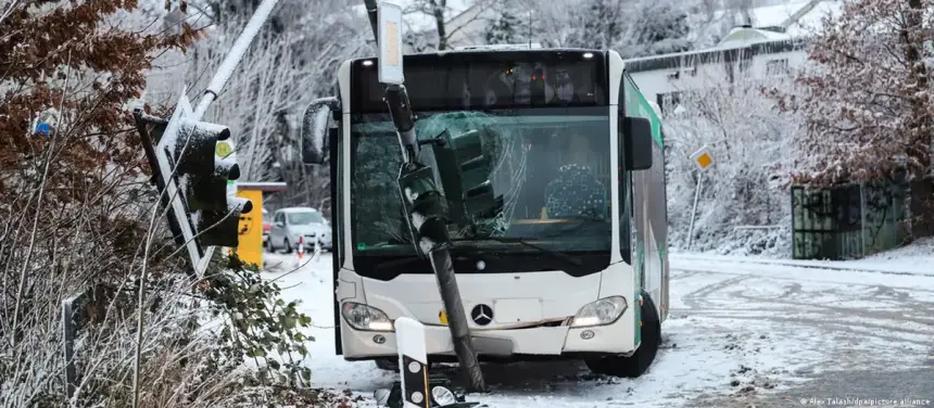 ولاية ألمانية تعلن التعليم عن بُعد بسبب جليد العاصفة "إيلي"