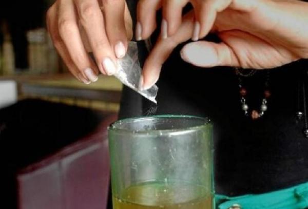 كانوا بين أحضان مومسات.. أنباء عن تعرض دبلوماسيين مغاربة للسرقة بعد التخدير في كولومبيا