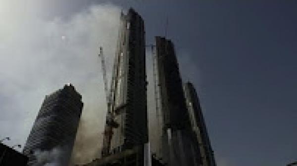 حريق في أحد الأبراج في دبي