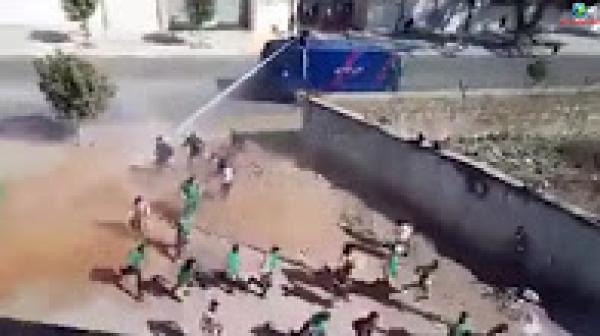 مواجهات بالحجارة وخراطيم المياه بين رجال الحموشي ومشاغبين يشجعون النادي القنيطري