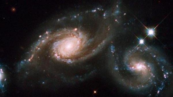 أشباه نجوم تتحدى أينشتاين