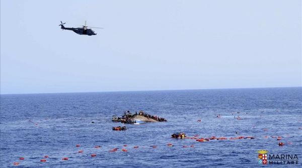 عاجل..وفاة مهاجر مغربي اخر في المركب الغريق بايطاليا واسر المفقودين تستغيث بالسلطات والفيسبوك "شاعل"