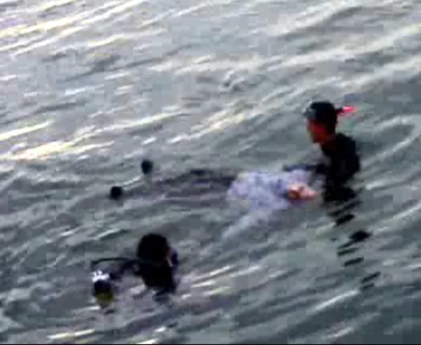  وفاة شخصين بحادث غرق سيارة بميناء في ناظور