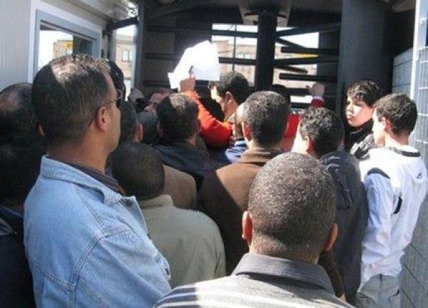 مغاربة إيطاليا أمام إجراء جديد يكلفهم 200 يور عن كل عملية لتجديد الوثائق  