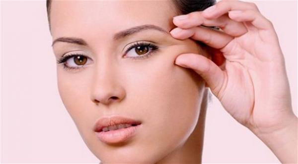 علامات الشيخوخة تظهر بدءاً من أواسط العشرينات