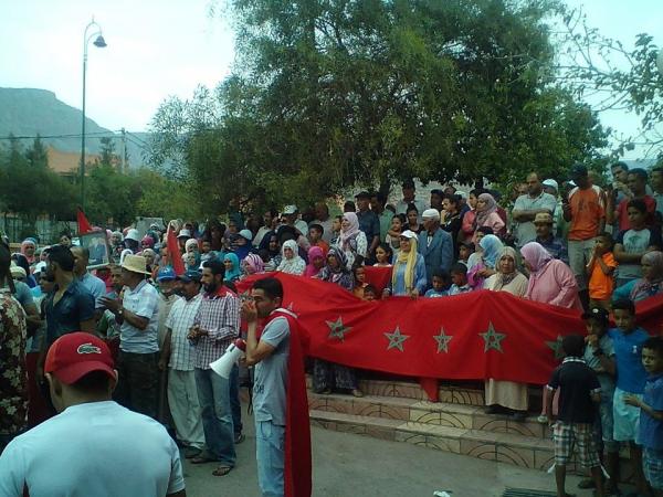 الحكرة والتهميش والمطالب الاجتماعية تخرج ساكنة أفورار للاحتجاج أمام الجماعة