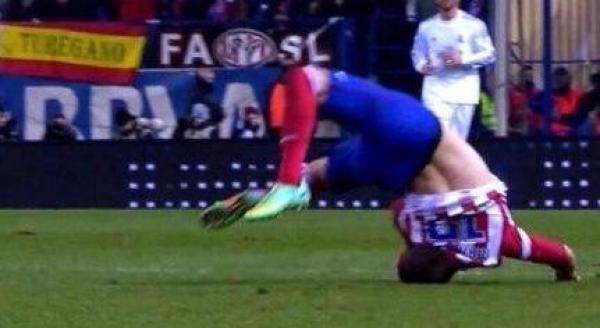 ضحية رونالدو يعاني من كسر فقرة بالرقبة ويرتدي دعامة 6 أسابيع (فيديو)