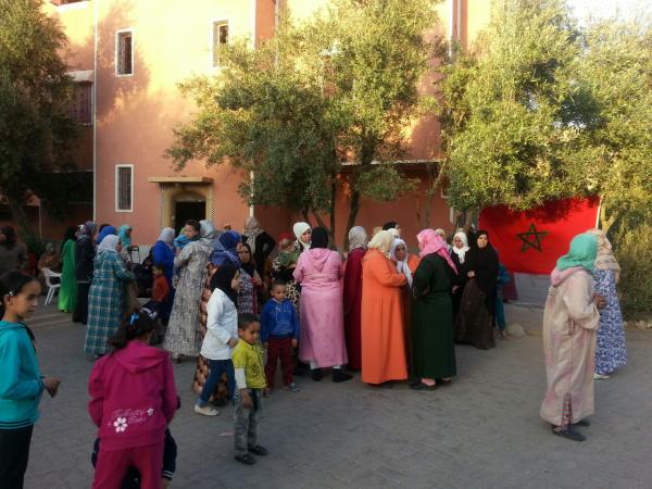 إحتجاجات ساكنة إزيكي الجديد بمراكش متواصلة ضدا على إقامة لاقط هوائي للإتصالات