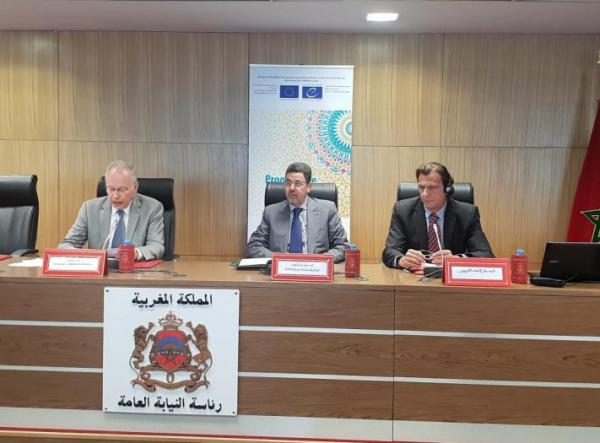 "عبد النباوي" يحذر المرتشين ويؤكد أن مكافحة الجرائم المالية وحماية المال العام من أولويات السياسة الجنائية بالمغرب وهذا عدد حالات التلبس بالرشوة