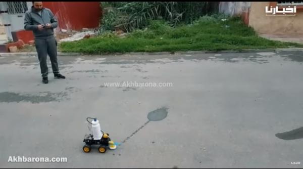 أستاذ يخترع روبوتا للتعقيم عن بعد وينتظر موافقة الجهات المسؤولة