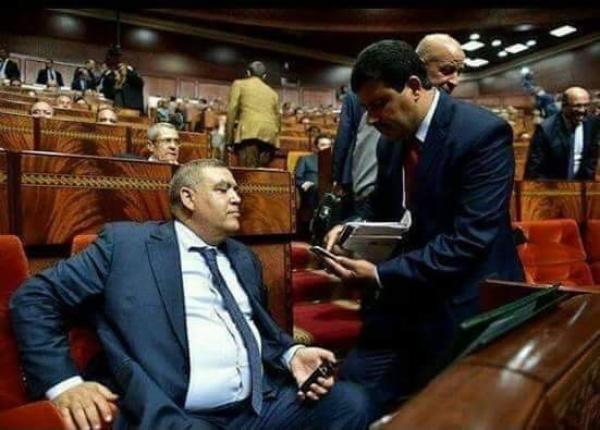 سخرية على مواقع التواصل من حامي الدين و هو يطلب رقم هاتف لفتيت