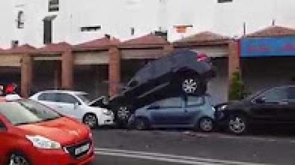 فيديو لحادثة غريبة بأكادير لم يفهم أحد كيف وقعت