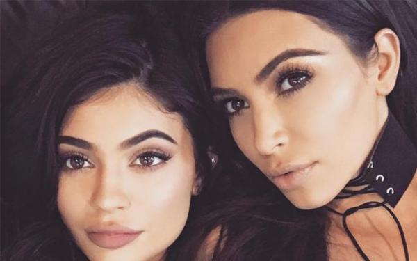 "سناب شات" يتكبد خسائر فادحة تفوق مليار دولار بسبب شقيقة كيم كارداشيان