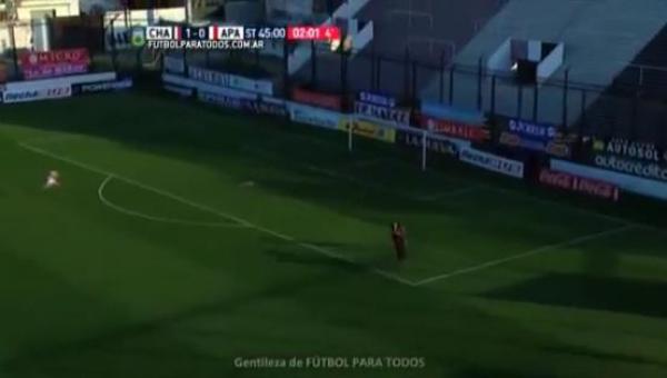 مهاجم يضيع أسهل فرصة في التاريخ