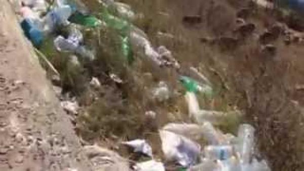 شاهد فضيحة الأزبال بشاطئ الرباط‏