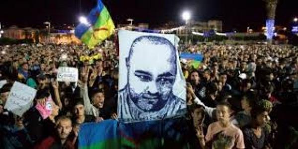 سلطات الحسيمة تمنع مظاهرات الذكرى الأولى لوفاة "بائع السمك" محسن فكري