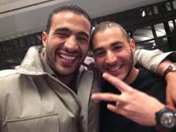 البطل المغربي بدر هاري ينتفض ويعلن موقفه من كلاسيكو البارصا والريال