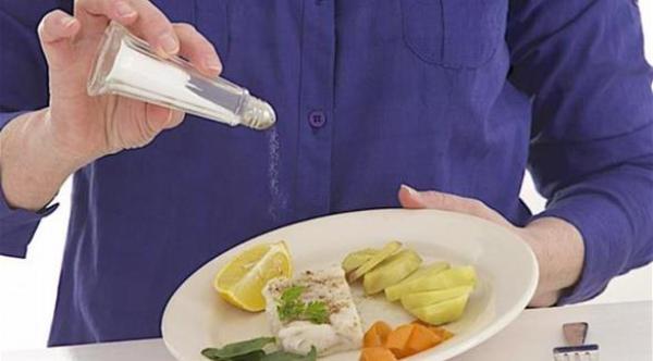 أكثر من 6 غرامات من الملح يومياً ترفع ضغط الدم