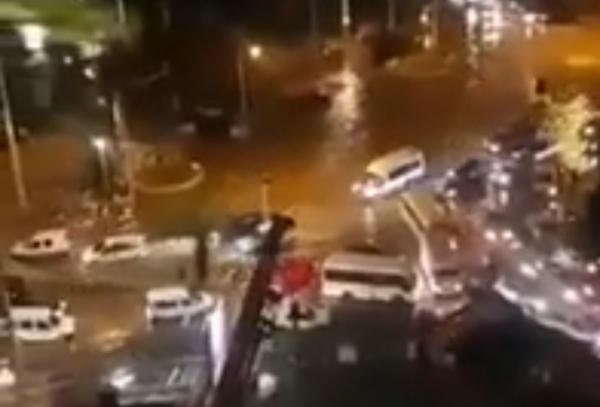 تساقطات مطرية غزيرة تغرق شوارع الدارالبيضاء