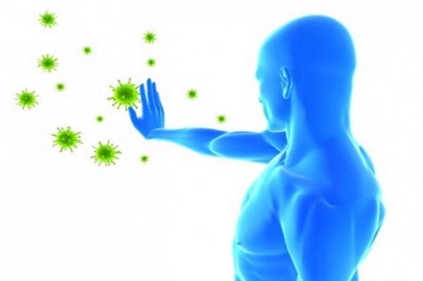 أخصائي عالمي شهير .. هكذا يمكنكم تقوية مناعتكم في 15 ثانية فقط
