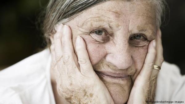 أسباب ظهور البقع الحمراء المائلة إلى البني على الجلد وخطورتها