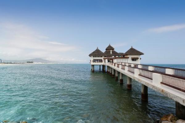 مطعم بالمضيق يرد على قيادي "الوردة" بعد أن وصف أصحابه ب"مصاصي الدماء"!