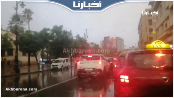 أمطار الخير تتهاطل على وجدة وتخلف أجواء ساحرة