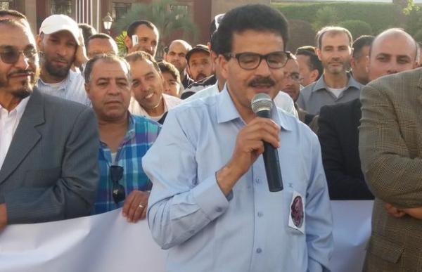 "الزهاري" يتعرض للتهديد مجددا ومن نفس الرقم الهاتفي والأمن يستمع له ورسائل التضامن تتواصل