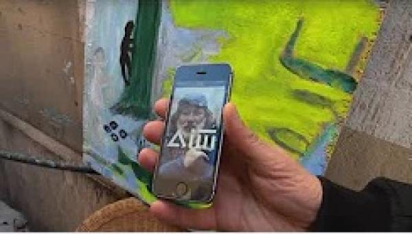 متشرد يتحول لنجم إحدى العلامات التجارية الشهيرة في باريس