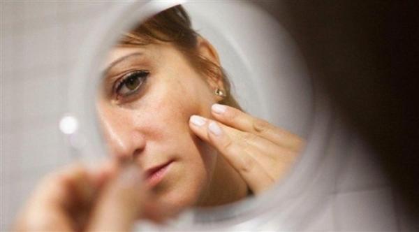 ما هي أسباب تورم الوجه؟