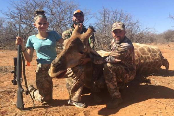 بالفيديو: تعرف على الطفلة التي تصطاد حيوانات الغابة للمتعة فقط