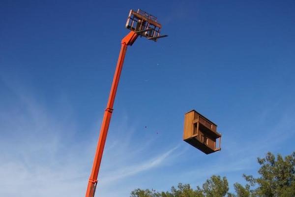 بالفيديو: مدينة أمريكية تسقط بيانو من ارتفاع 60 قدماً كل عام