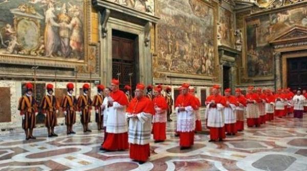 لأول مرة في التاريخ.. أذان وصلوات وتلاوة آيات القرآن بالفاتيكان