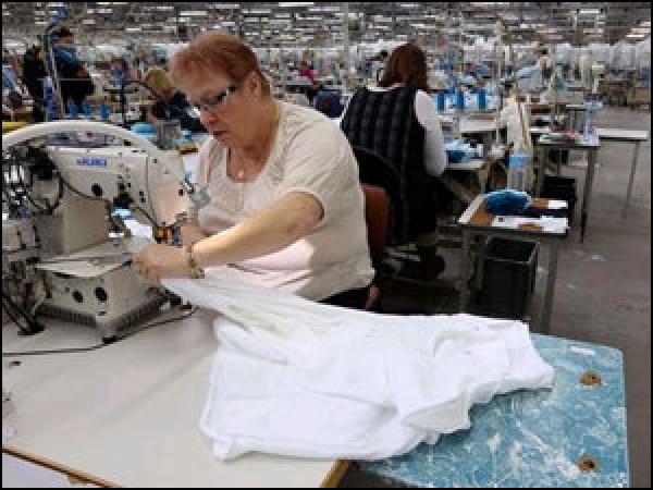 قميص يمكن ارتداؤه لمئة يوم دون غسله