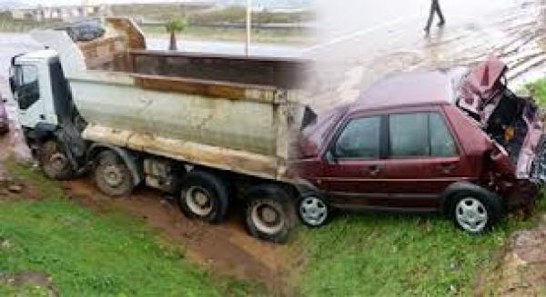 اصطدام بين شاحنة وسيارة ببني ملال يسفر عن مصرع مصور وفتاتين والسائق يلوذ بالفرار