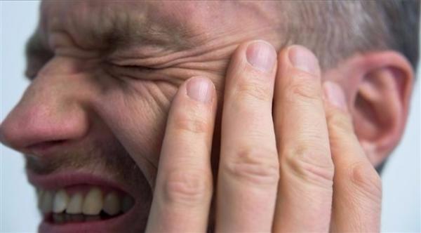الفقدان المفاجئ للسمع يتطلب التحلي بالهدوء