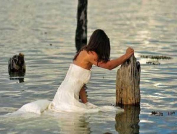 عروس تدفع حياتها ثمناً لصور زفافها