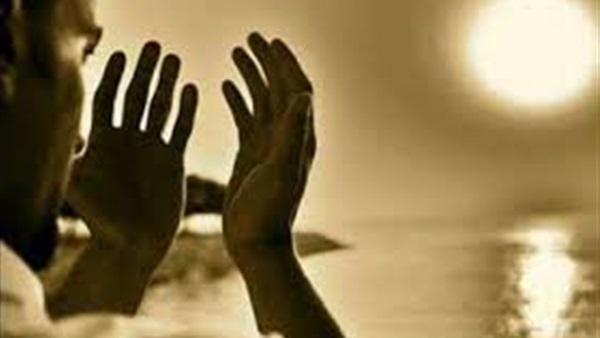 النظر إلى السماء عند الدعاء