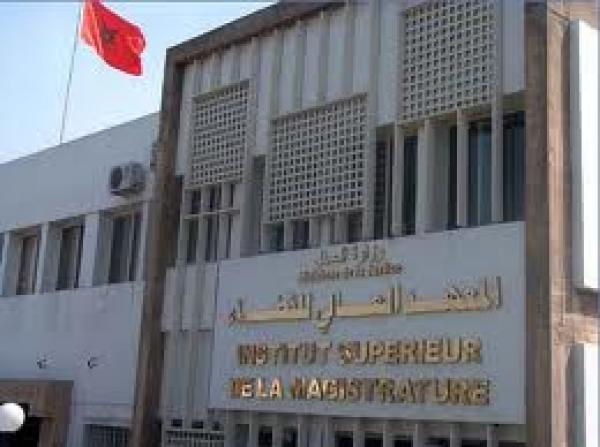 غريب ...297 قاضيا يوجدون في حالة بطالة