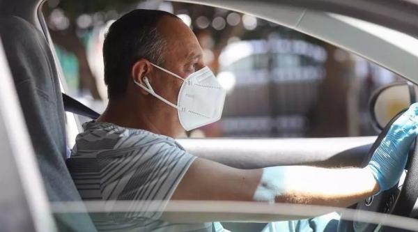 خلاف بين وزارتي الداخلية والصحة حول ضرورة ارتداء الكمامات داخل السيارة