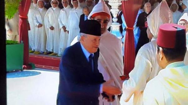 رغم توشيحه بالوسام الملكي، شيخ اليساريين أيت يدر مصر على نضاله من أجل ملكية برلمانية