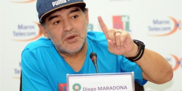 هكذا كادت تتحول رحلة "الأسطورة" مارادونا بالمغرب الى كـارثة